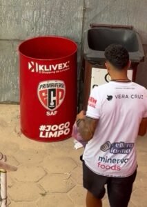 Klivex Lança Campanha De Conscientização Ambiental No Campeonato Paulista 9 Klivex.com.br Toricedores Recolhendo Lixo5 Toricedores Recolhendo Lixo5